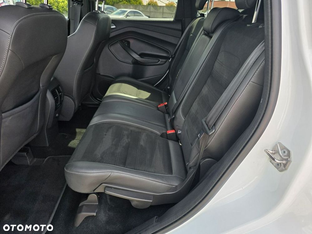 Ford Kuga 2.0 TDCi 4x4 ST-Line - 23