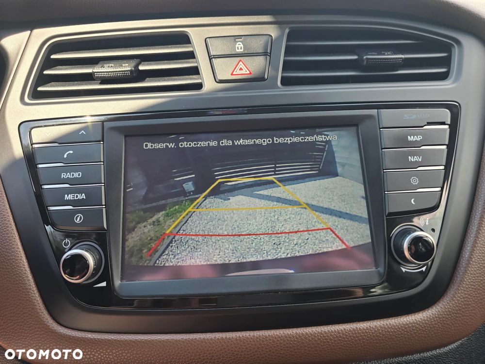 Hyundai i20 1.2 Fifa World Cup Edition - 37