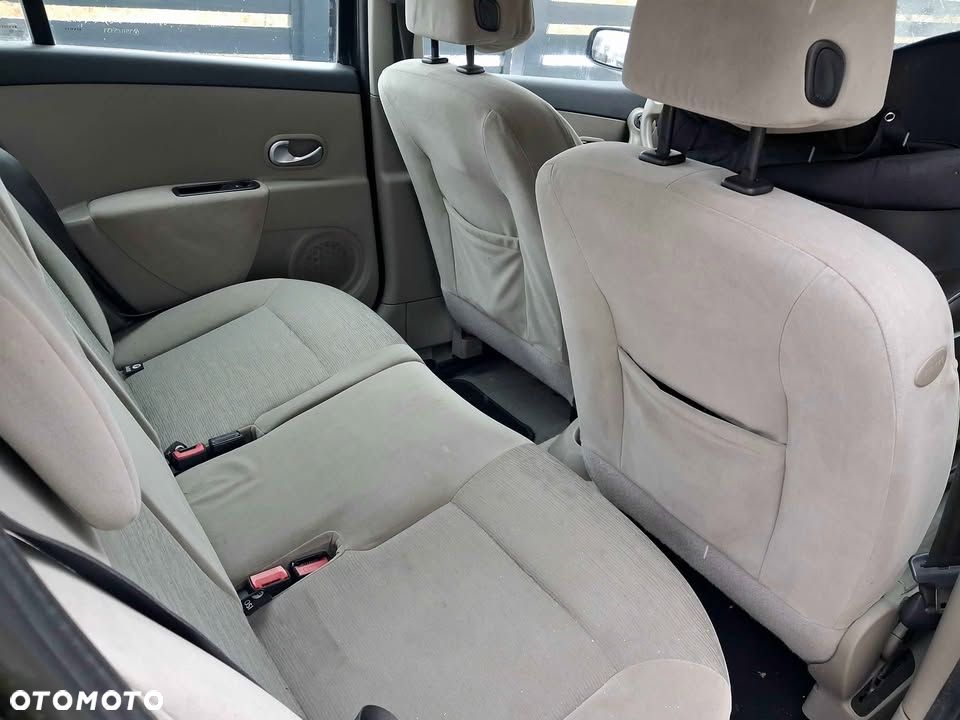 Renault Clio 1.5 dCi Expression - 8