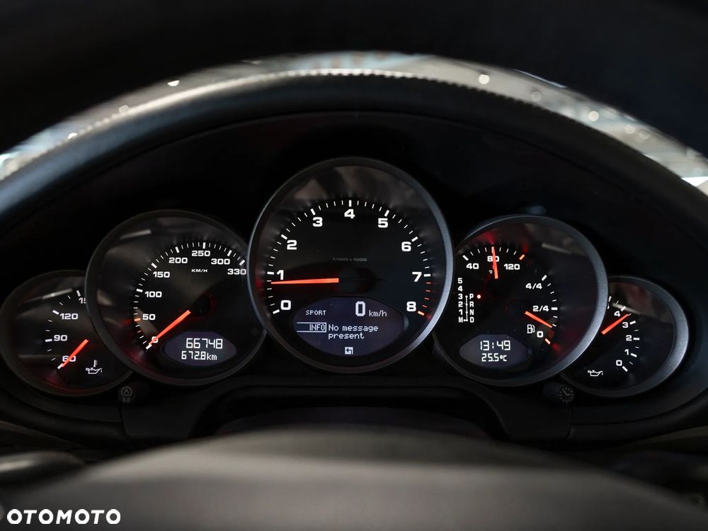 Porsche 911 Carrera 4 Tiptronic S - 29