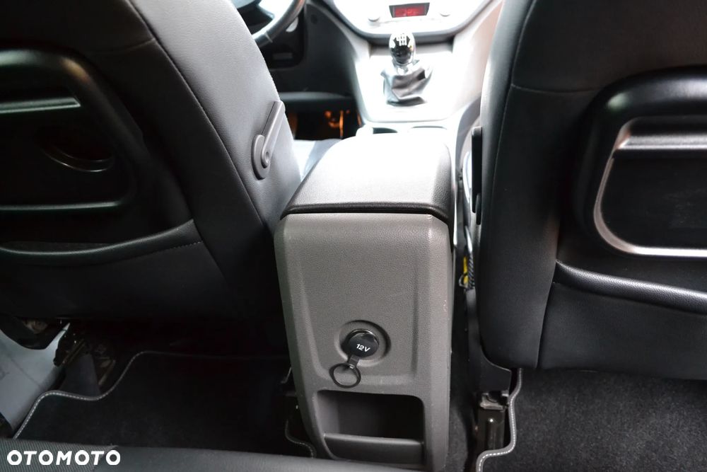 Ford Kuga - 25