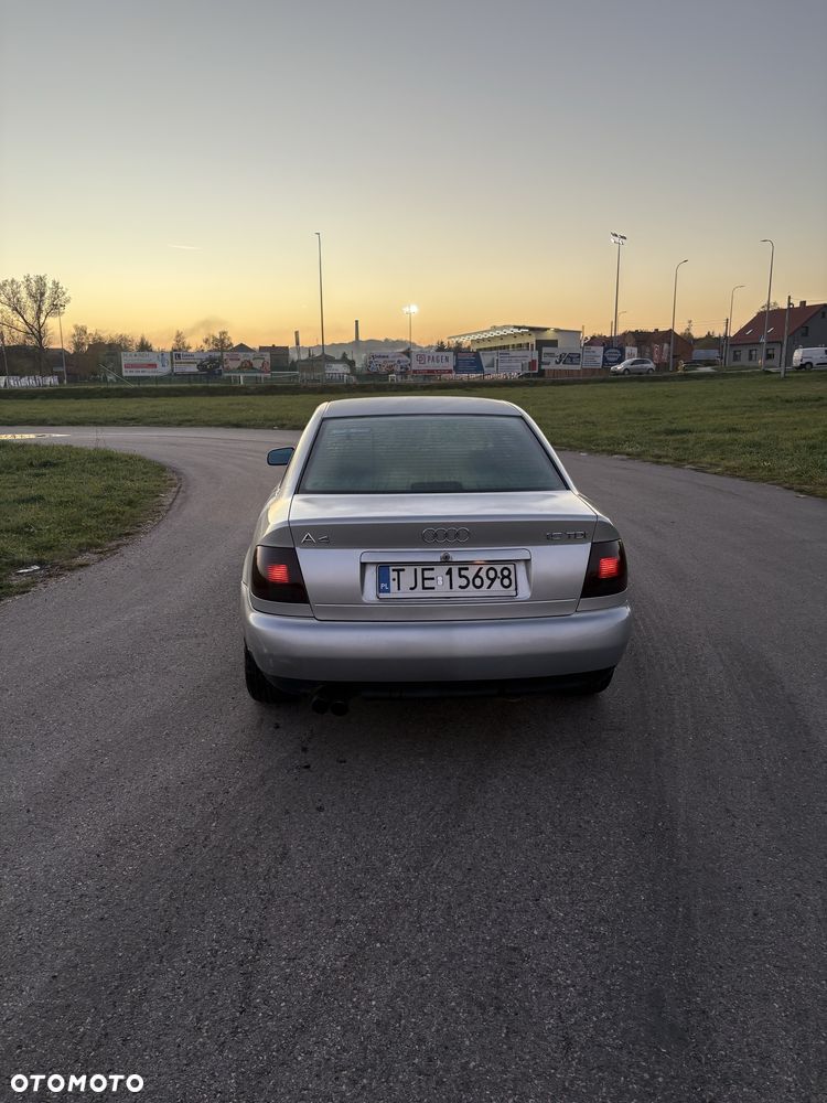 Audi A4 Limousine - 5