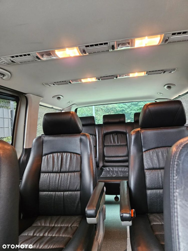 Volkswagen Caravelle - 18
