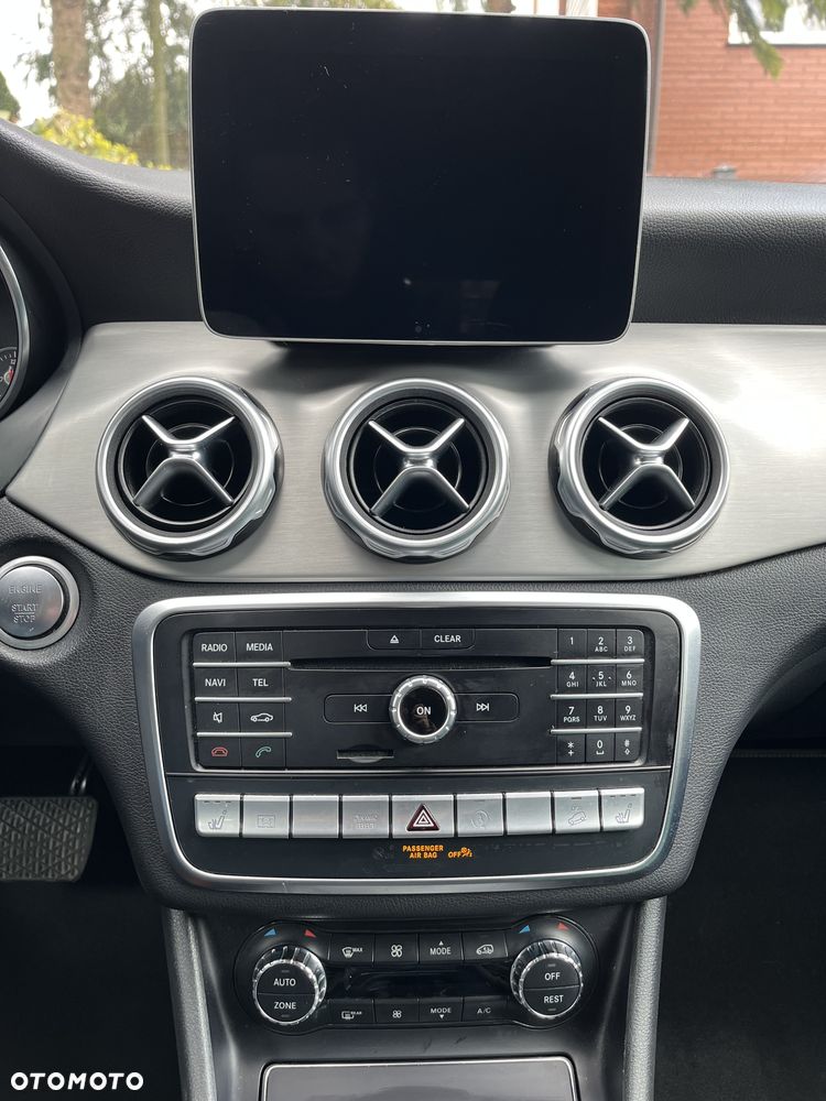 Mercedes-Benz GLA 220 4-Matic - 10
