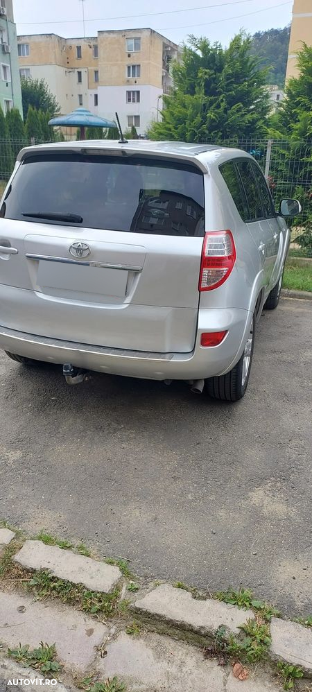 Toyota RAV4 2.2 D-4CAT 4WD Aut Luxury 18" - 11