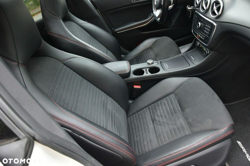 Mercedes-Benz CLA 200 7G-DCT AMG Line - 30