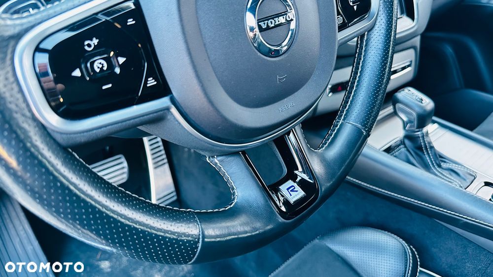 Volvo XC 90 D5 SCR AWD R-Design 7os - 33
