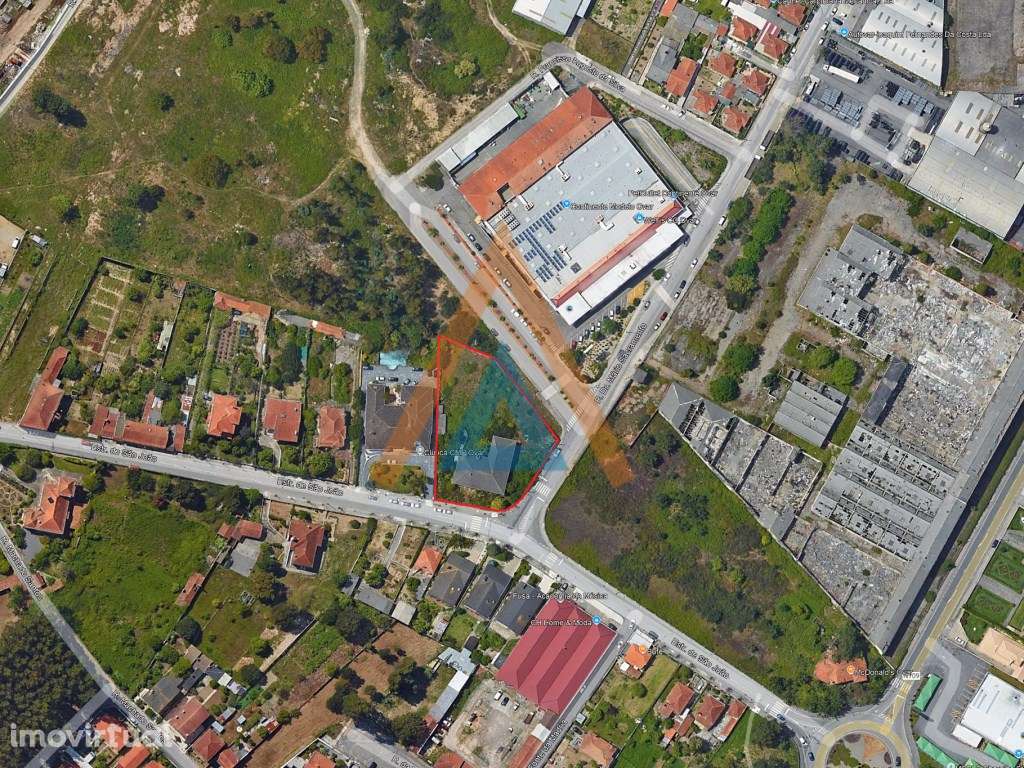 Moradia para Remodelar - Grande imagem: 3/13