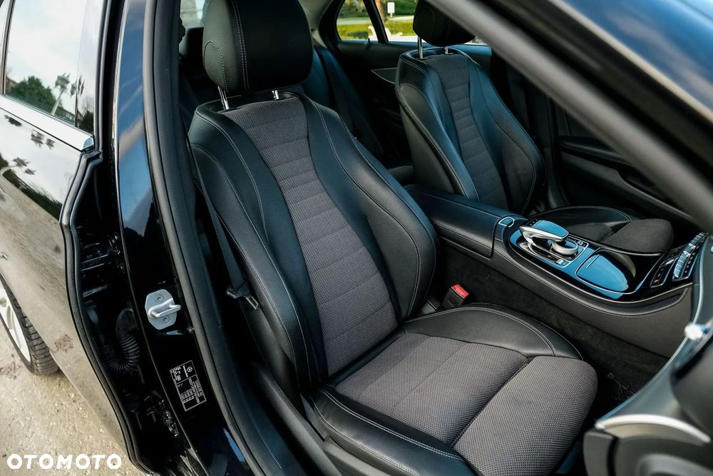 Mercedes-Benz Klasa E 220 d 9G-TRONIC - 19