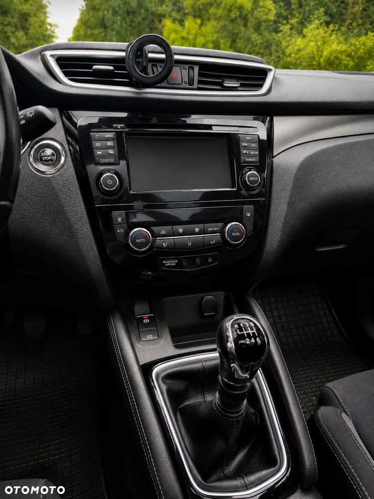 Nissan Qashqai 1.2 DIG-T N-Connecta EU6 - 12