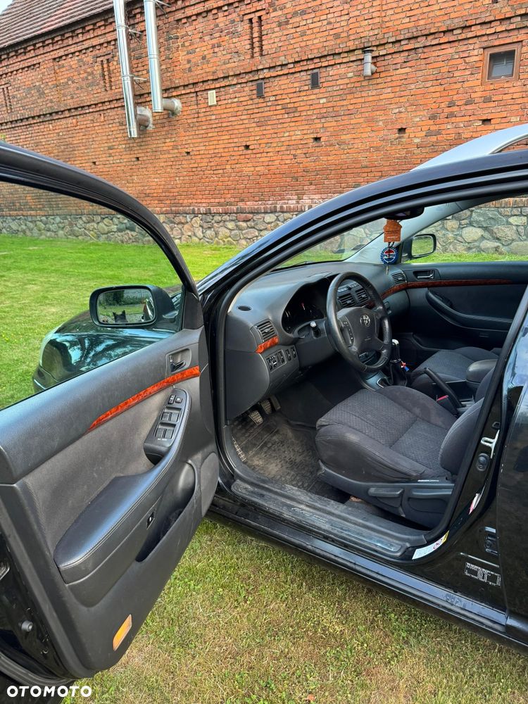 Toyota Avensis - 7