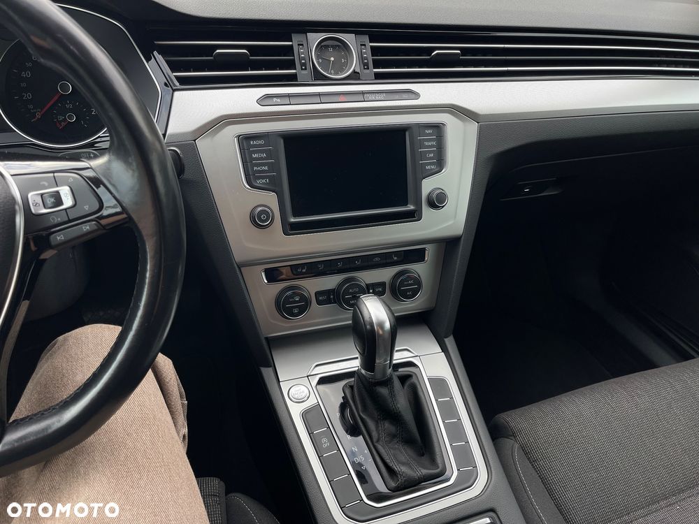 Volkswagen Passat 2.0 TDI Business DSG - 19