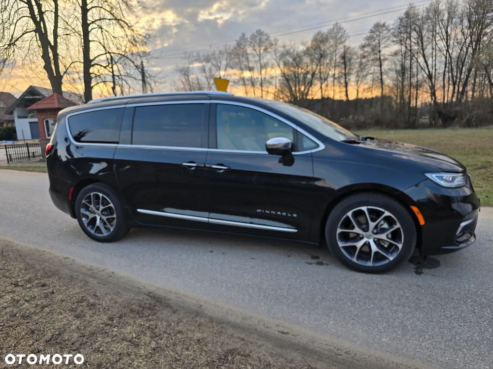 Chrysler Pacifica - 2