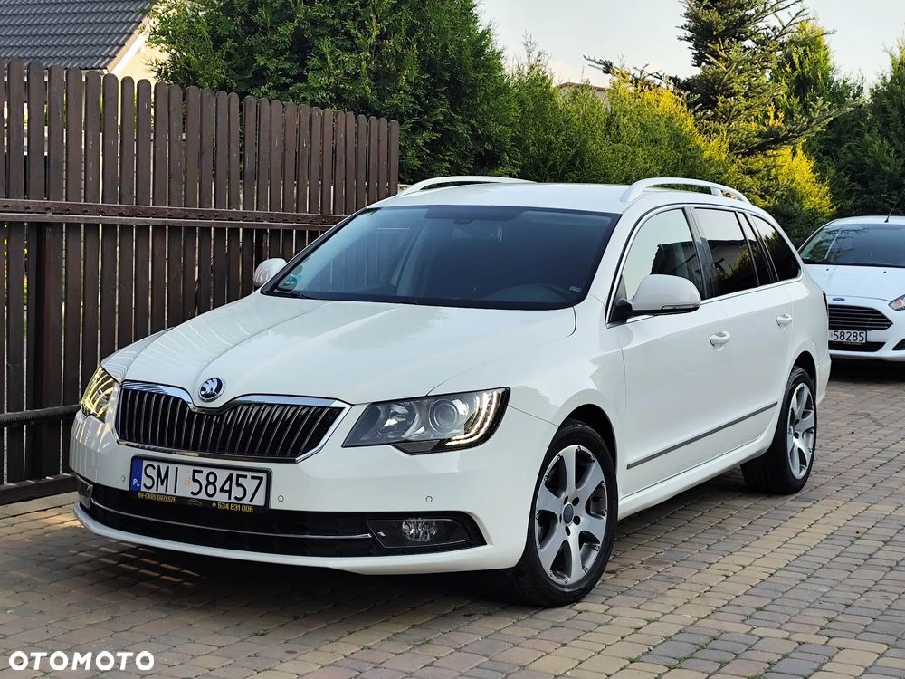 Skoda Superb 2.0 TDI DSG Elegance - 29