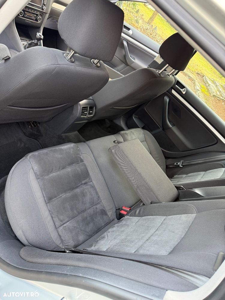 Volkswagen Golf 1.6 TDI DPF Exclusive - 12