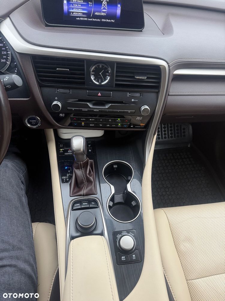 Lexus RX 450h (hybrid) - 27