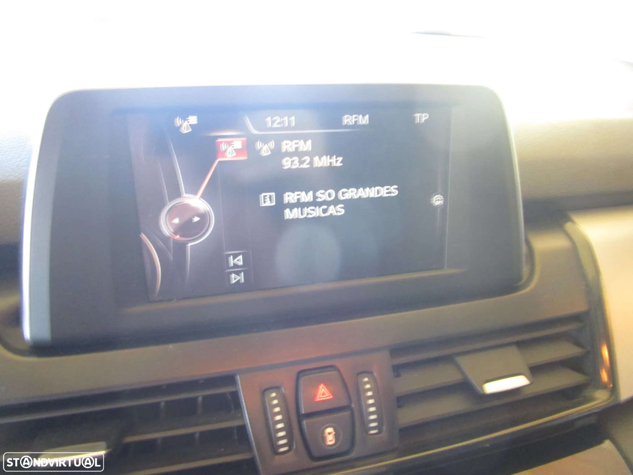 BMW 216 Active Tourer d Line Luxury Auto - 27