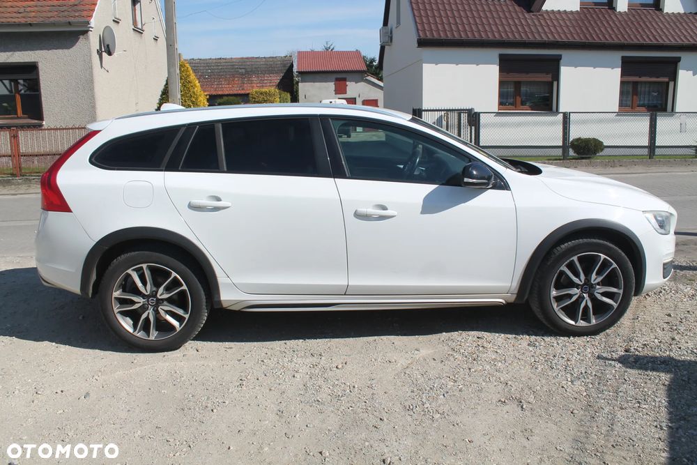 Volvo V60 Cross Country D3 Geartronic - 4