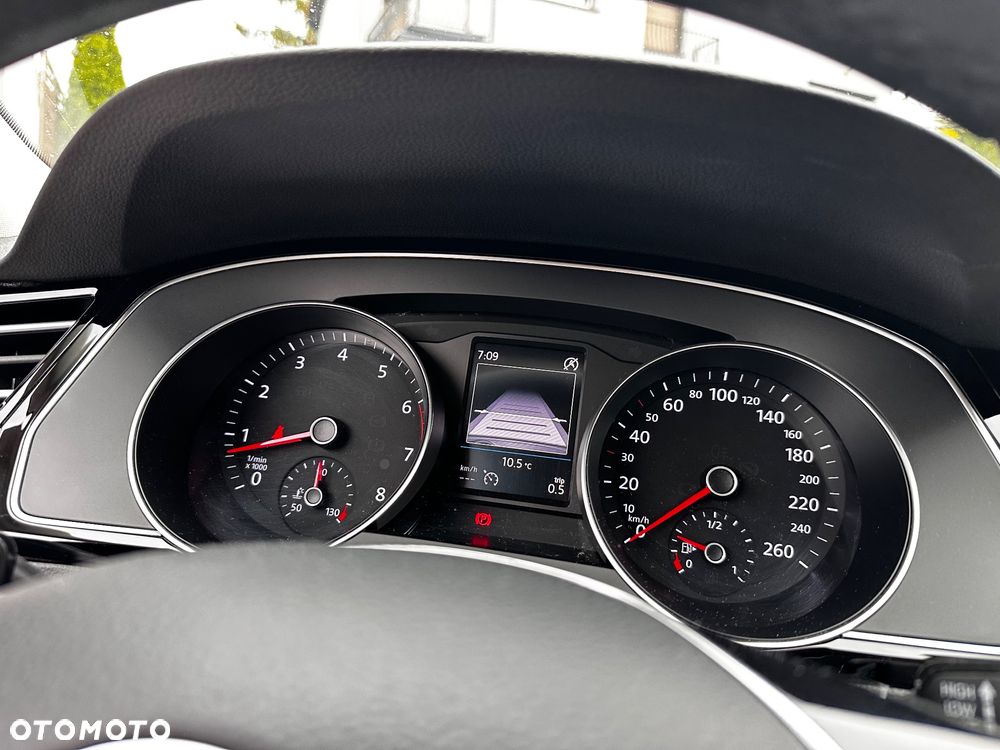 Volkswagen Passat Variant 1.4 TSI ACT (BlueMotion Technology) Highline - 33