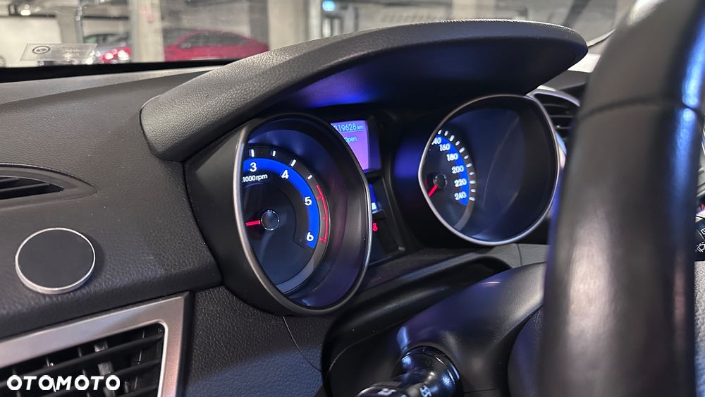 Hyundai i30 blue 1.6 CRDi YES Gold - 11