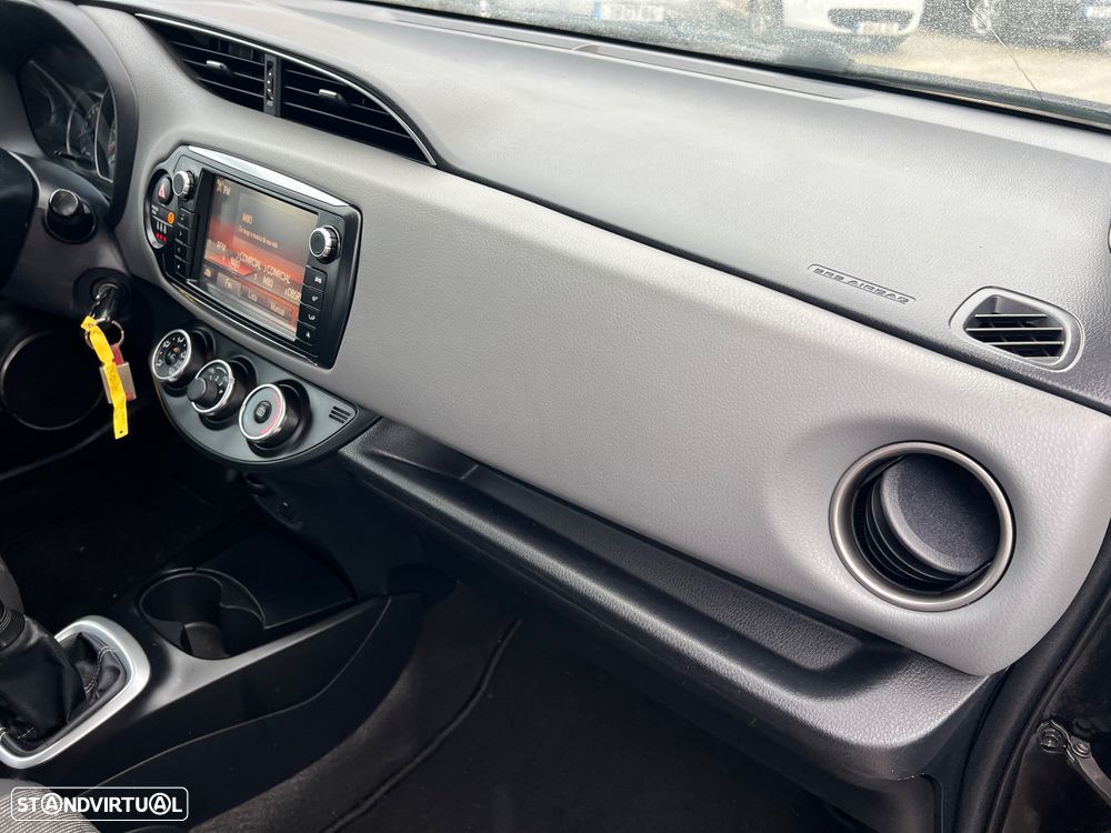 Toyota Yaris 1.0 VVT-i Comfort +PS Style +P.Techno +P.Sport - 26