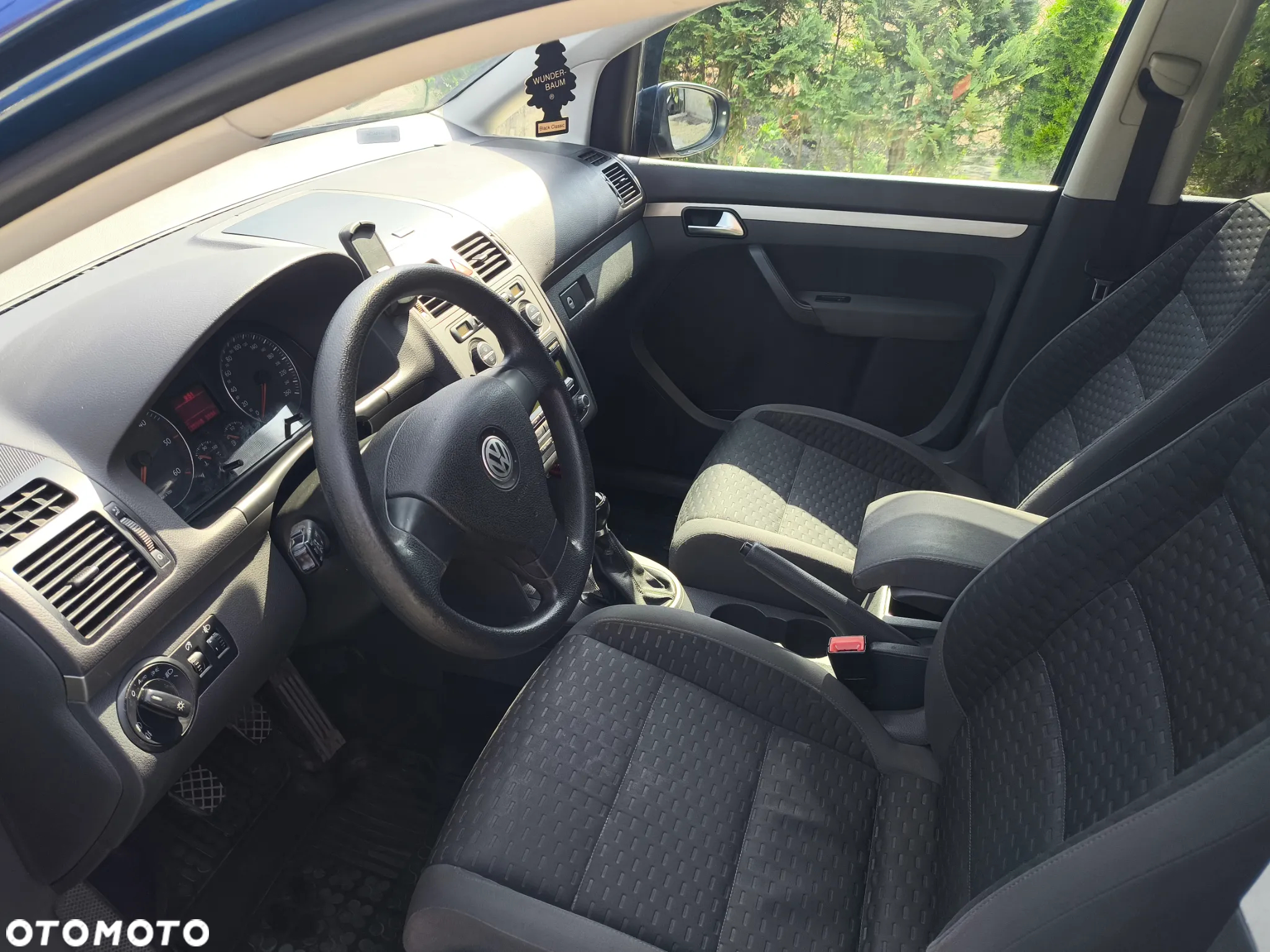 Volkswagen Touran - 14
