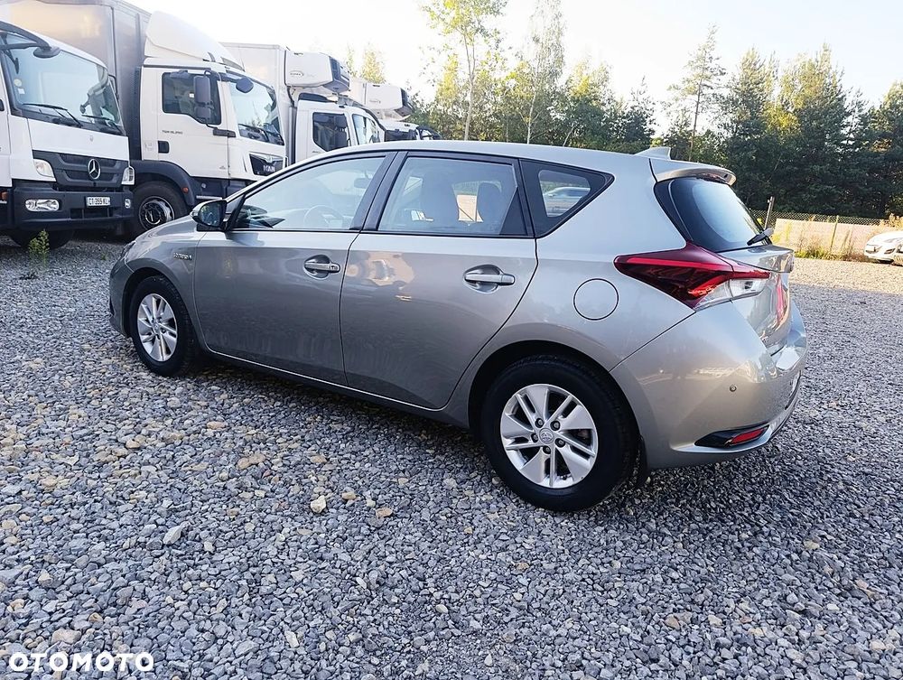 Toyota Auris Hybrid 135 Comfort - 4