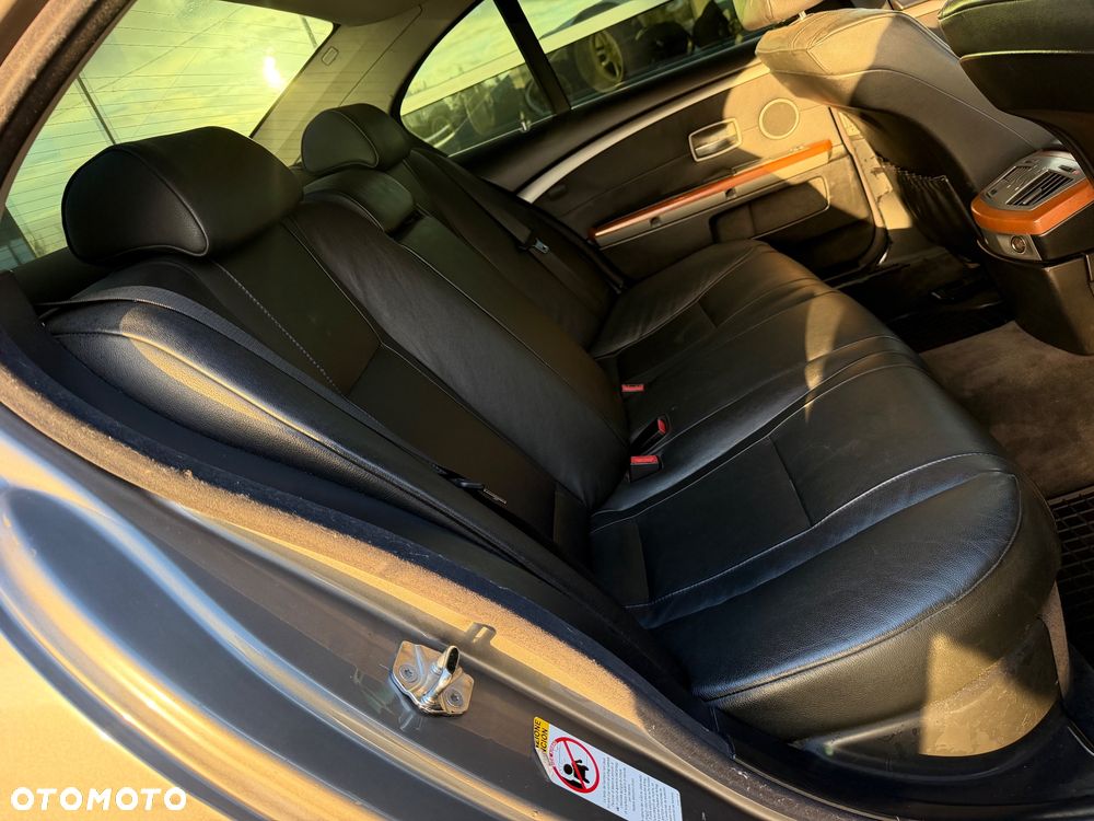 BMW Seria 7 730d - 29