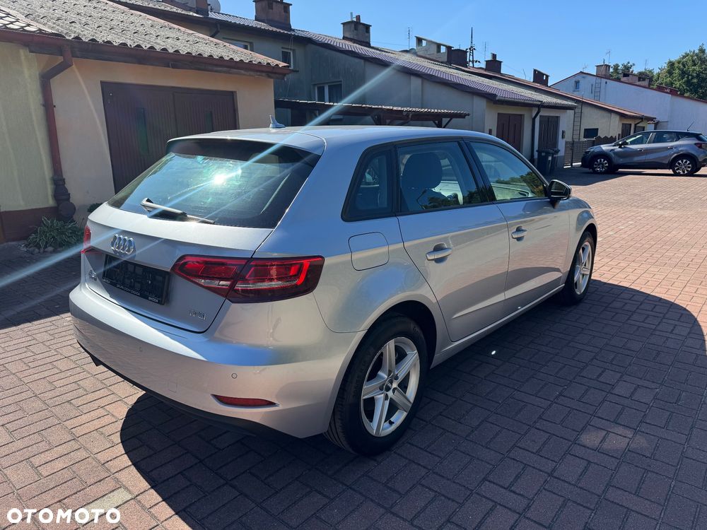 Audi A3 Sportback 1.0 TFSI design - 4