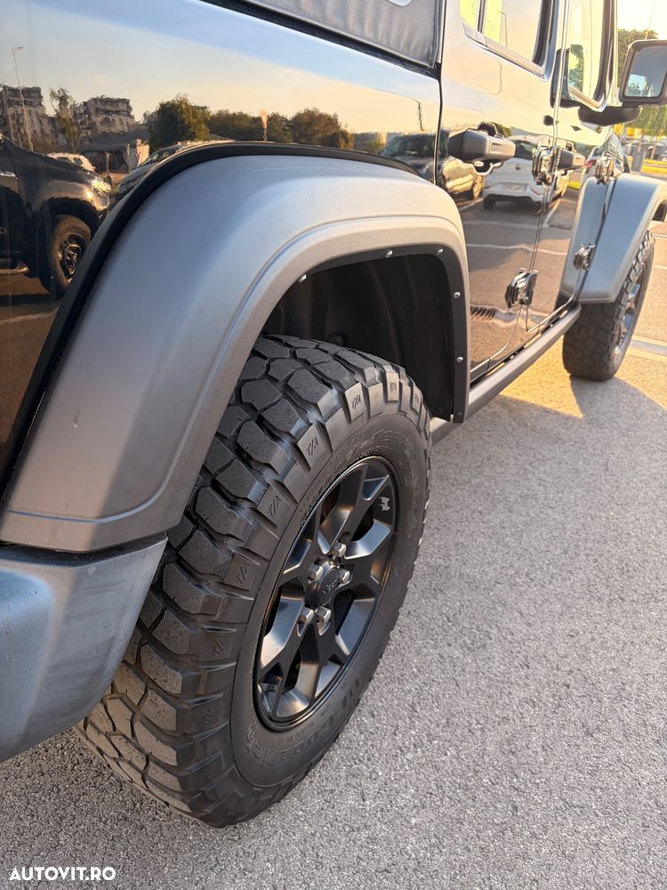 Jeep Wrangler - 11