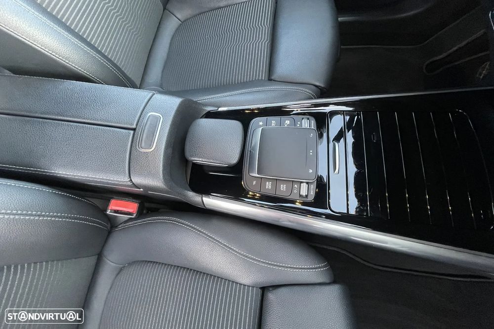 Mercedes-Benz GLA 250 e 8G-DCT Progressive - 24
