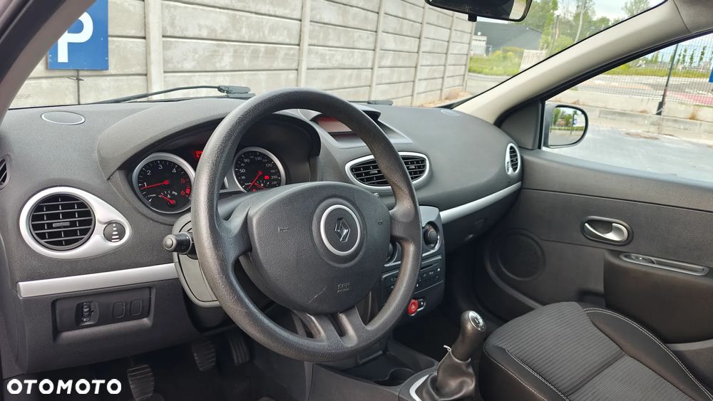 Renault Clio 1.5 dCi Alize - 24