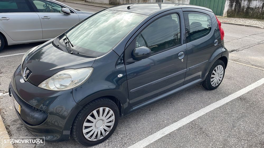 Peugeot 107 1.0 Urban - 1