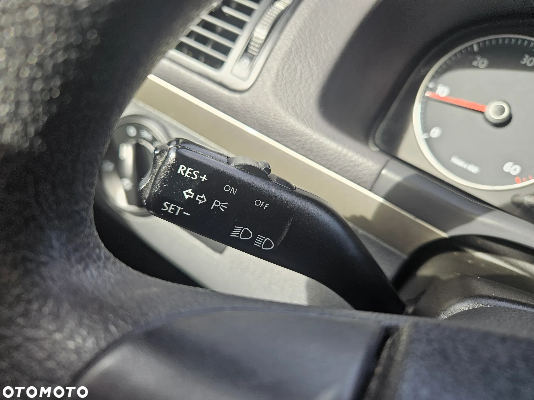 Volkswagen Touran 2.0 TDI DPF BlueMotion Technology Comfortline - 17
