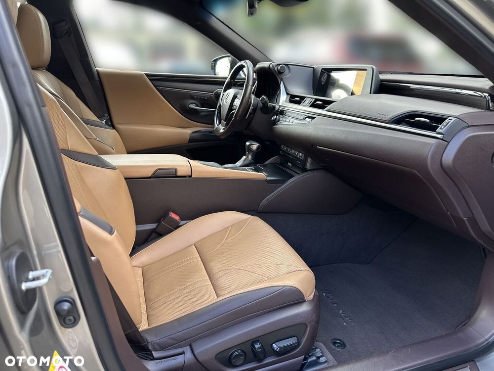 Lexus ES 300h Prestige - 13