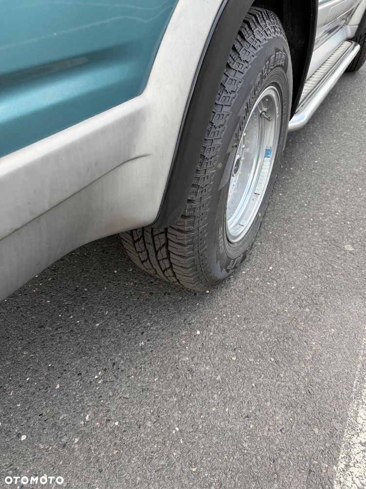Ford Explorer Standard - 38