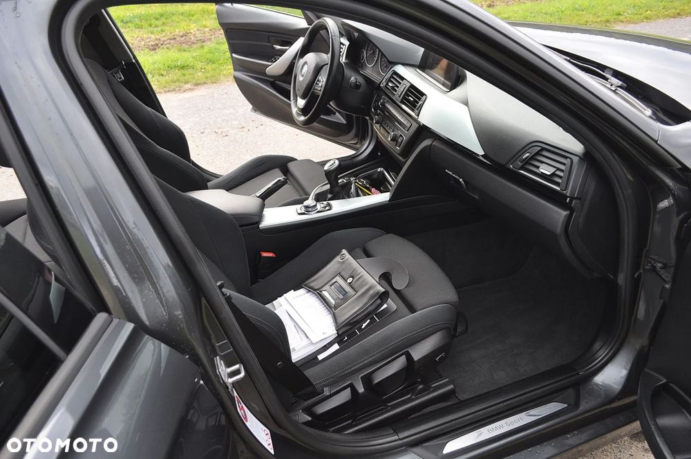 BMW Seria 3 318d Sport Line - 21