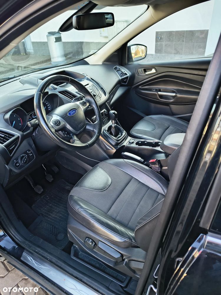 Ford Kuga 2.0 TDCi 2x4 Titanium - 10