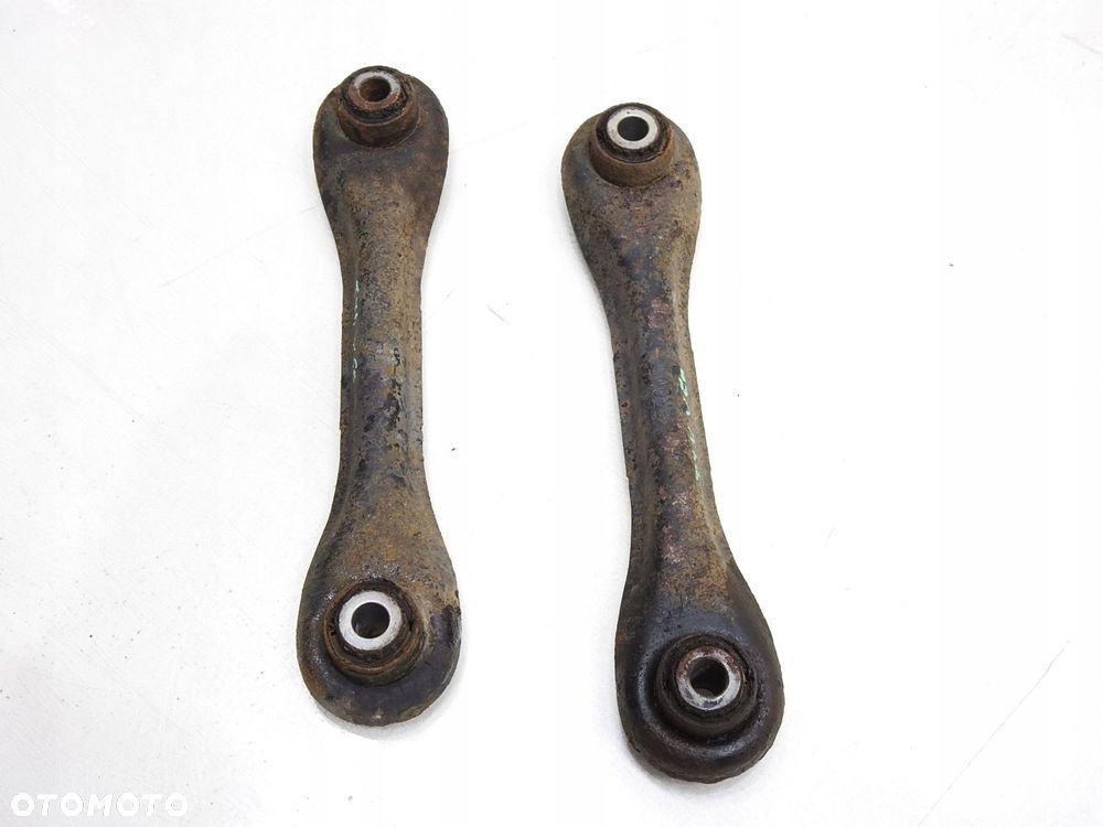 WAHACZ TYŁ TYLNY VOLVO V50 - 3