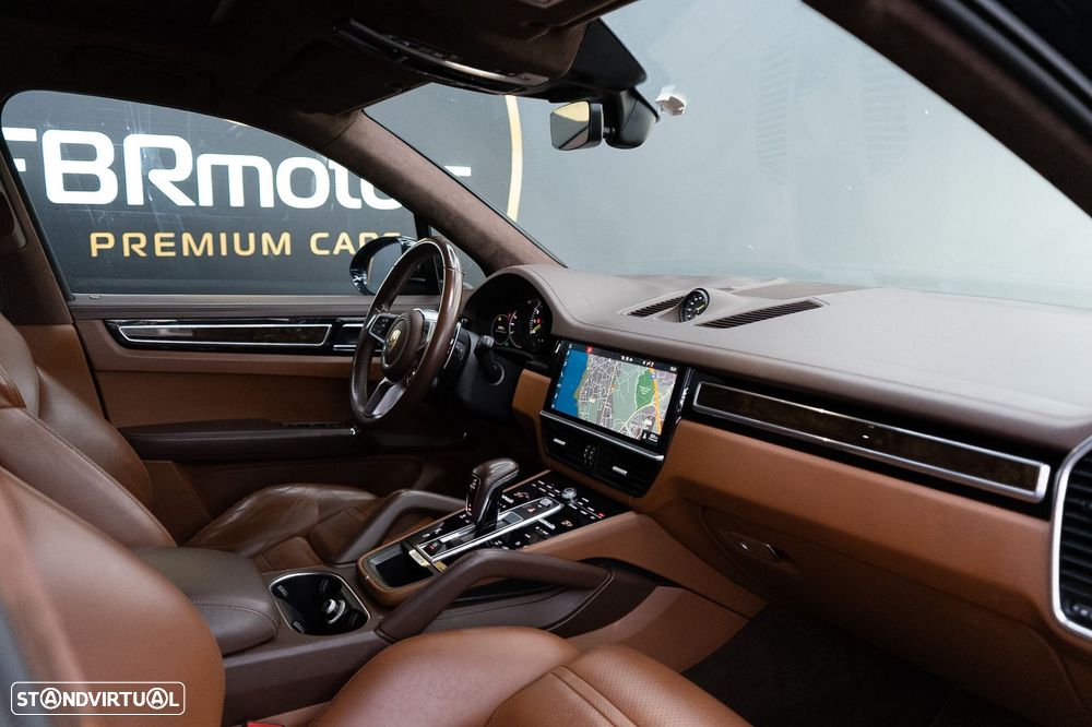 Porsche Cayenne Coupé E-Hybrid - 6