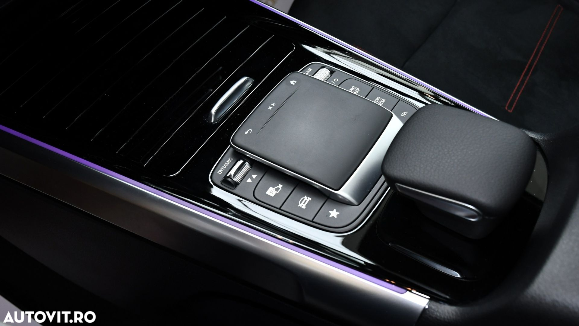 Mercedes-Benz GLB 200 d 4Matic 8G-DCT AMG Line - 24