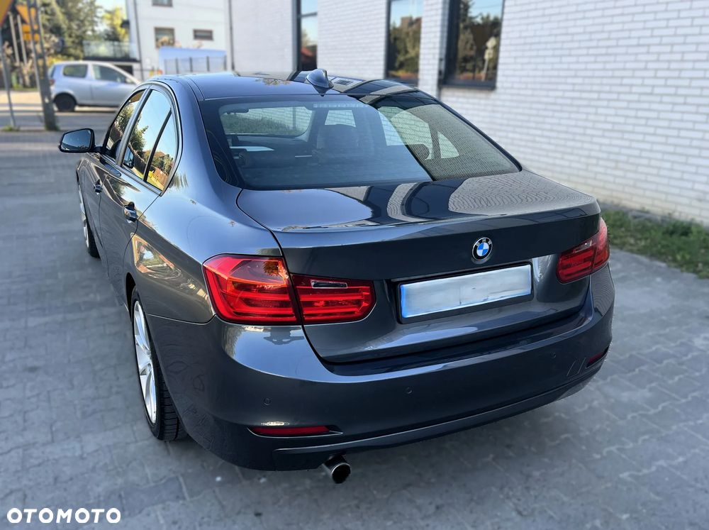 BMW Seria 3 316i - 14