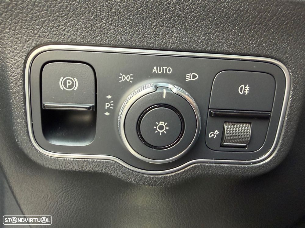 Mercedes-Benz EQA 250+ AMG Line - 40