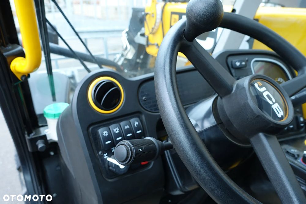 JCB 525-60 AGRI PLUS - 12