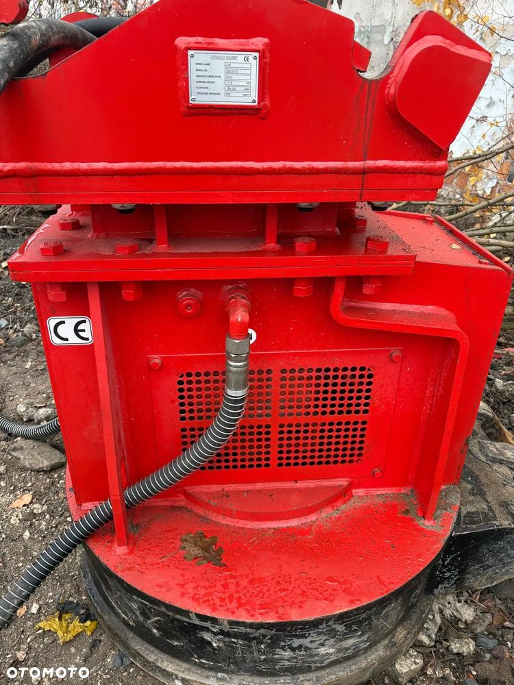 Magnes hydrauliczny Model: L08 Rok produkcji: 2025 - 5