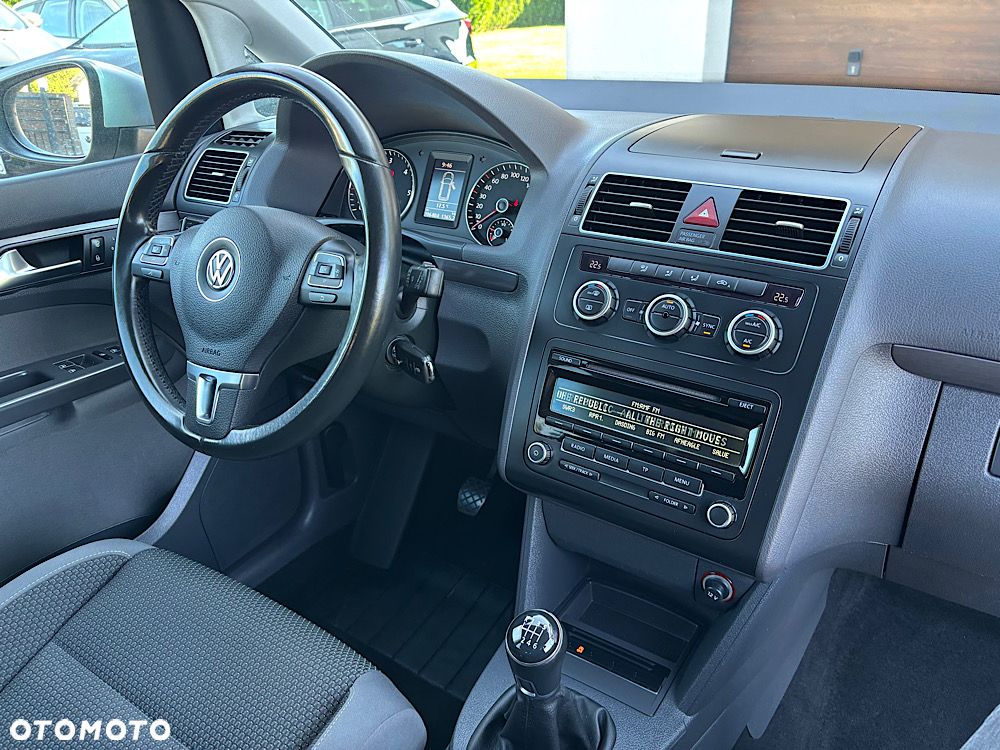 Volkswagen Touran 1.6 TDI DPF Highline - 28