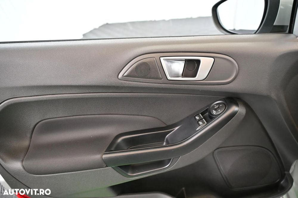 Ford Fiesta 1.0 EcoBoost Powershift Titanium - 24