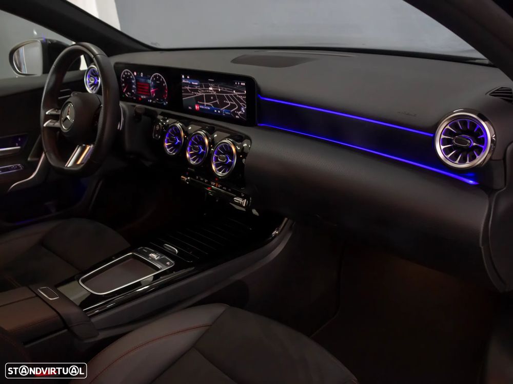 Mercedes-Benz A 200 AMG Line Aut. - 13