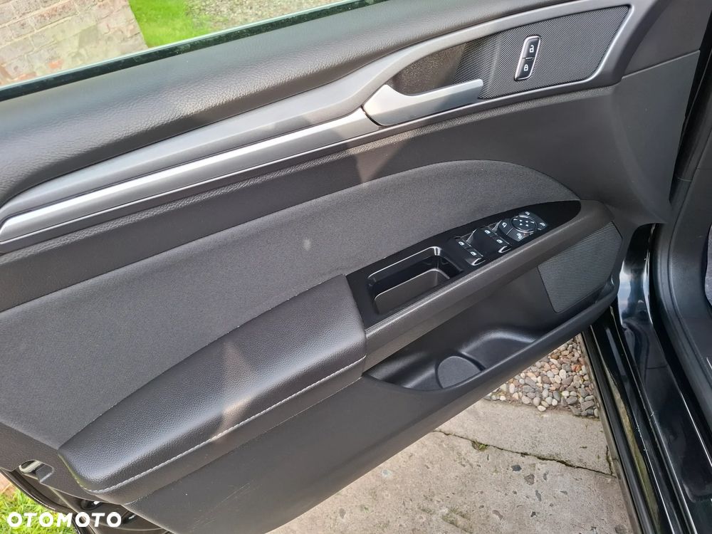Ford Mondeo 2.0 TDCi STart-Stopp Titanium - 4