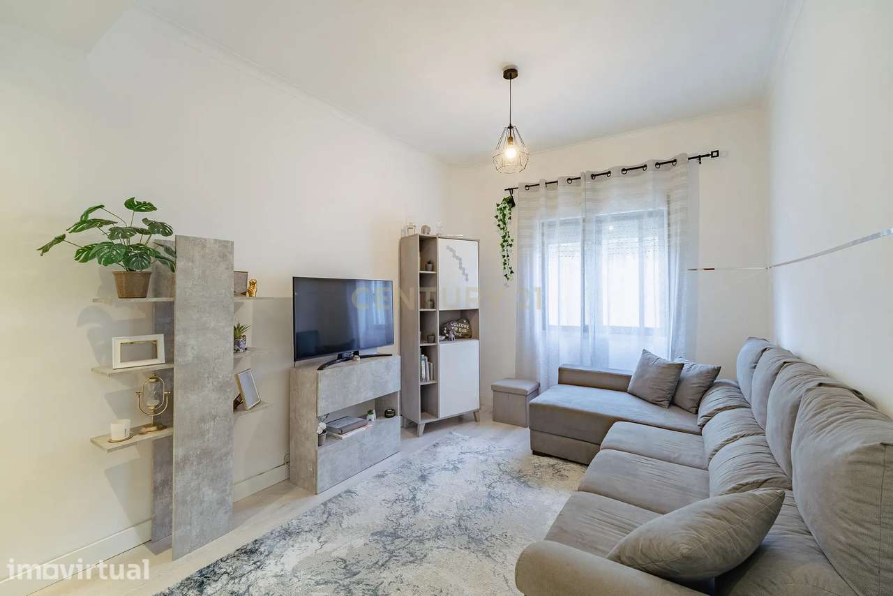 Apartamento semi-Renovado T2 em Seixal, Setúbal - 270.000€ - Grande imagem: 4/24